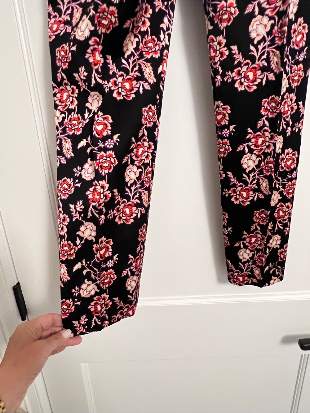 Floral Print Tapered Pants - Black with Red Floral - Picture 6 of 9